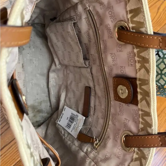 Purse in great condition except small Wear of leather strap .best offer - Picture 2 of 3